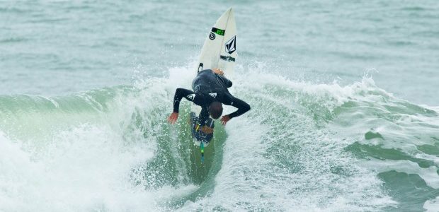 Zennor Wernham Raglan Surfing